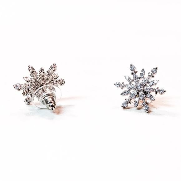 Snowflake Earrings - Picture 3 of 5